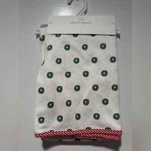Starting Out Christmas White Blanket with Green Wreath